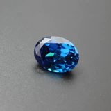 Шри-ланкийский сапфир, драгоценный камень цвета россыпи, может быть украшен овальной розовой гранью лазурного василька в каратах для мужчин и женщин.