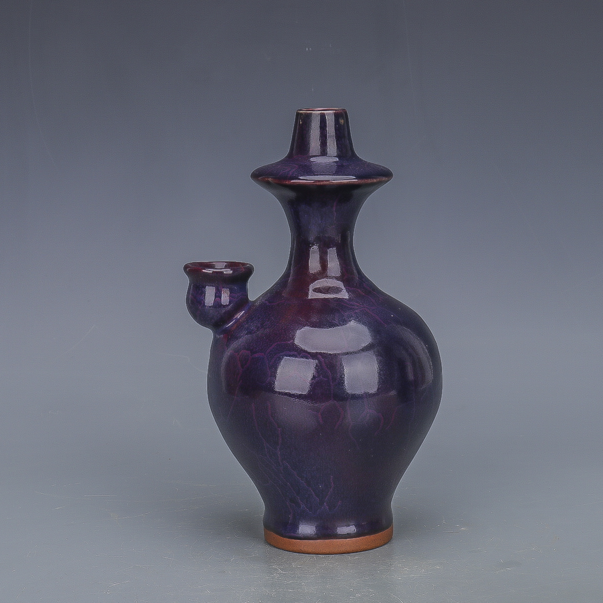 宋代钧窑玫瑰紫釉净水瓶仿古瓷器玩董老旧货物民间收藏家居摆件品