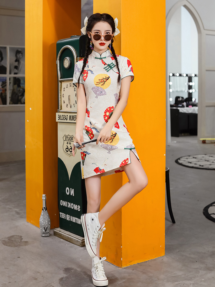 Short summer lightweight cheongsam, bridesmaid dress, light style, suitable for teen, Chinese style Short summer lightweight cheongsam, bridesmaid dress, light style, suitable for teen, Chinese style