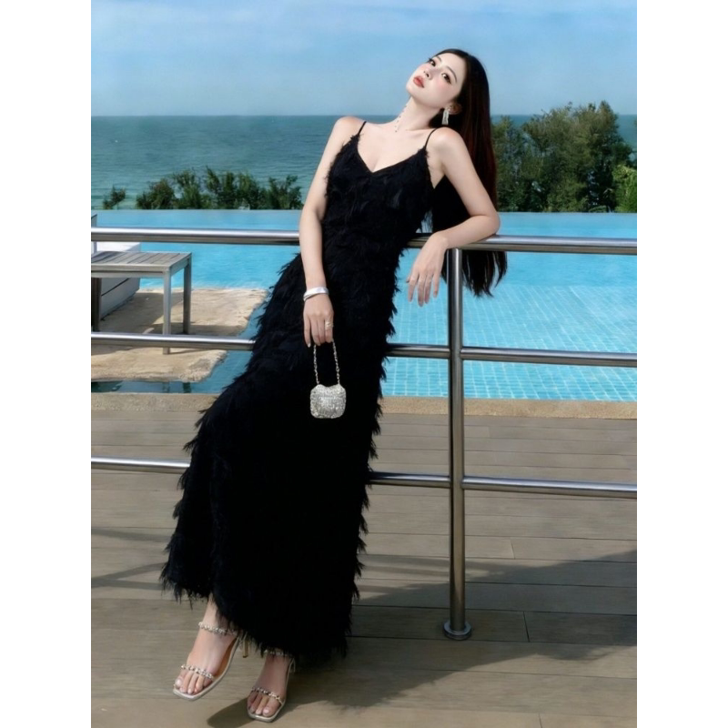 Elegant Goddess Black Strapless Feather Tassel Long Dress for Seaside Vacation, Super Fairy-Like, Pure and Desirable, Gentle Style, Slimming Dress
