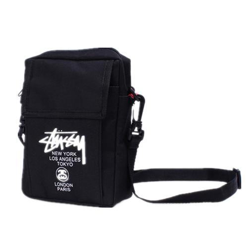 Stussy 斜跨小包