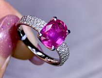 Japan Medieval Reflux Jewelry PT900 Platinum Inlaid Sylanka Non-Burned Pink Sapphire Ring