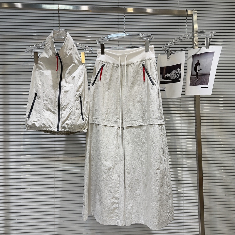 [in Stock] 2026 Spring New Cool and Spicy Backless Zipper Halter Vest + Wide-Leg Pants Breathable Quick-Dry Set