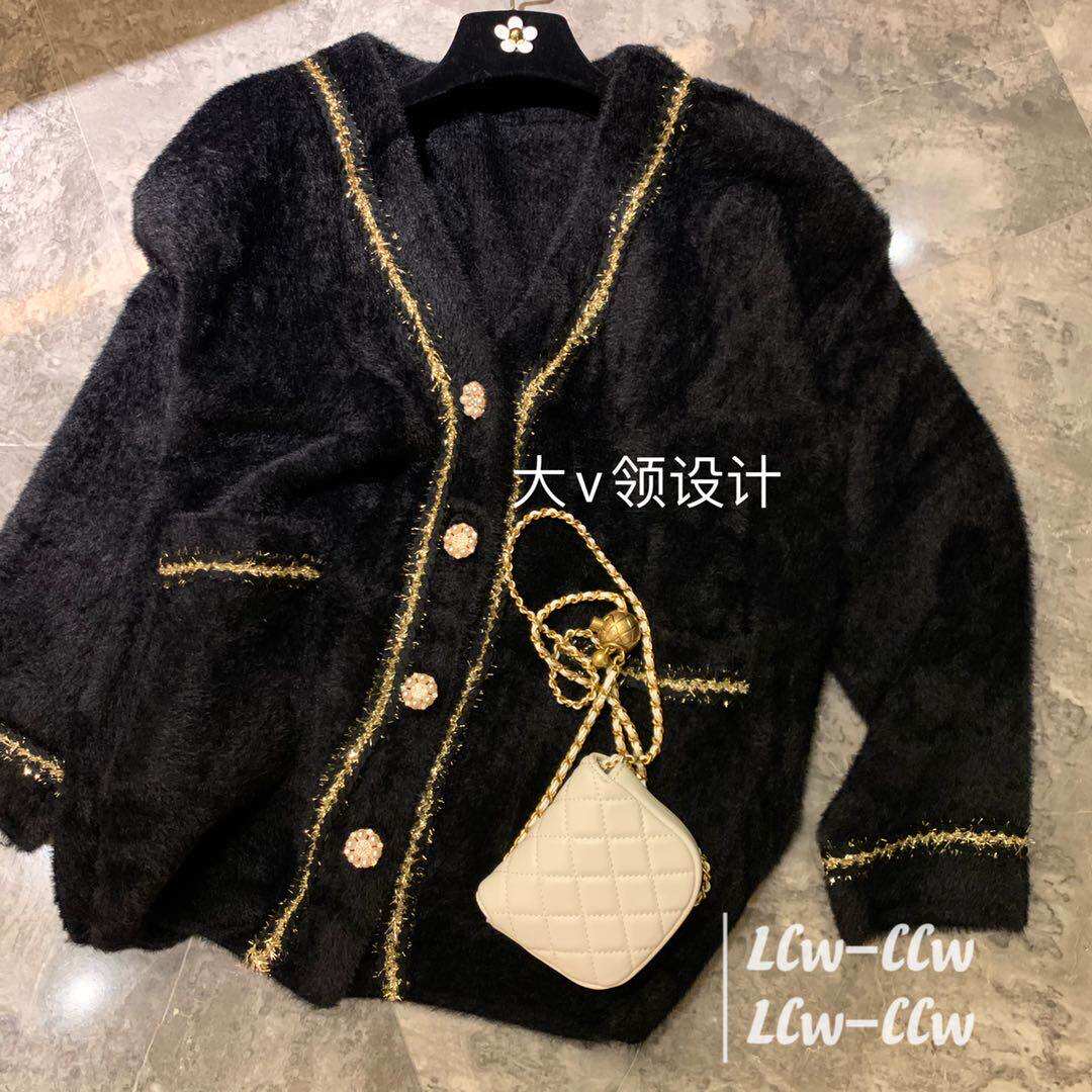 Big V Collar Hair Coat Temperament Famous women Spring and Autumn Thickened Knit Cardiovert Sloth LAZY WIND EASY PEARL BUCKLE BLOUSE