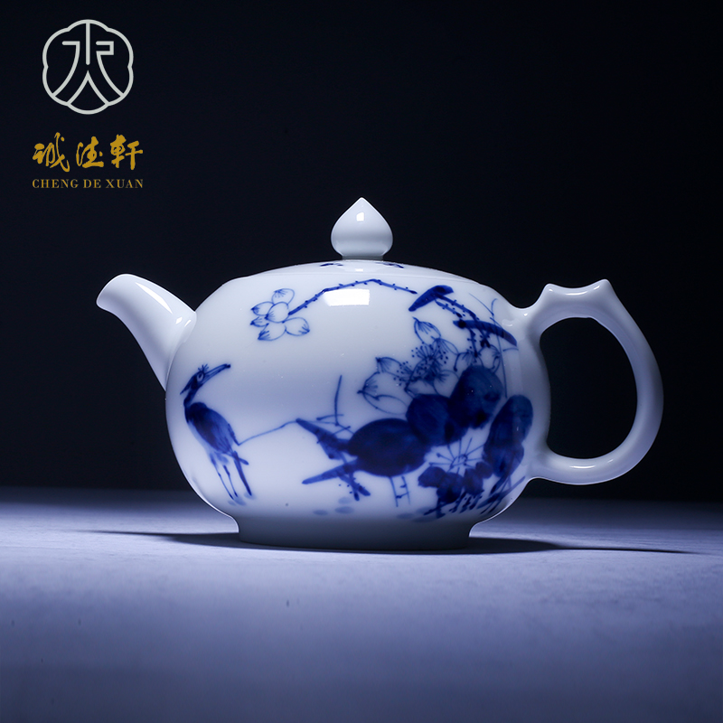 Cheng DE hin gift kung fu tea custom 】 【 jingdezhen ceramics by hand eight head set of blue and white rose all the way