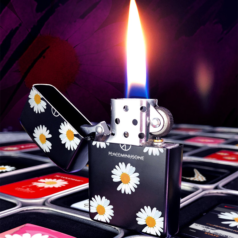 Limited edition small daisy kerosene windproof lighter GD right Zhilong co-joint frosted notch lightning personality tide