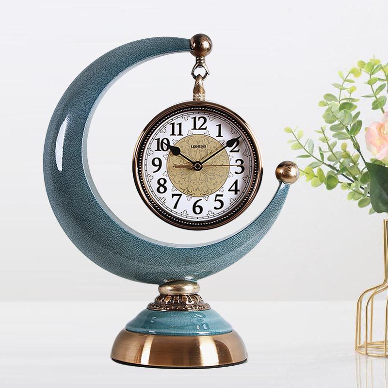 Living room clock table clock creative retro sitting clock simple fashion clock desktop pendulum clock ornaments European-style home table clock