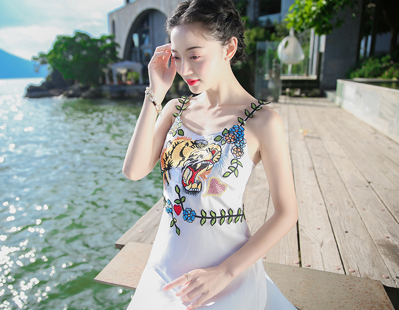 Mùa hè 2019 mới của phụ nữ mỏng thêu váy lơ lửng đáy váy voan khí chất váy dài đi biển - Sản phẩm HOT váy dự tiệc