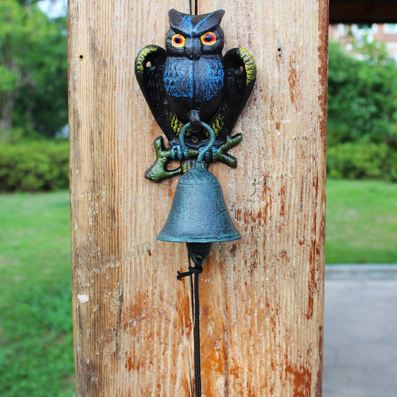 High-grade cast iron European pastoral stereo owl iron doorbell hand doorbell retro courtyard decoration wall decoration