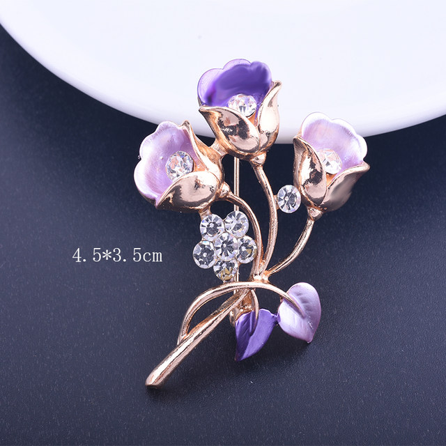 Simple and versatile temperament small fragrance pink flower rose brooch anti-exposure pin badge corsage for women