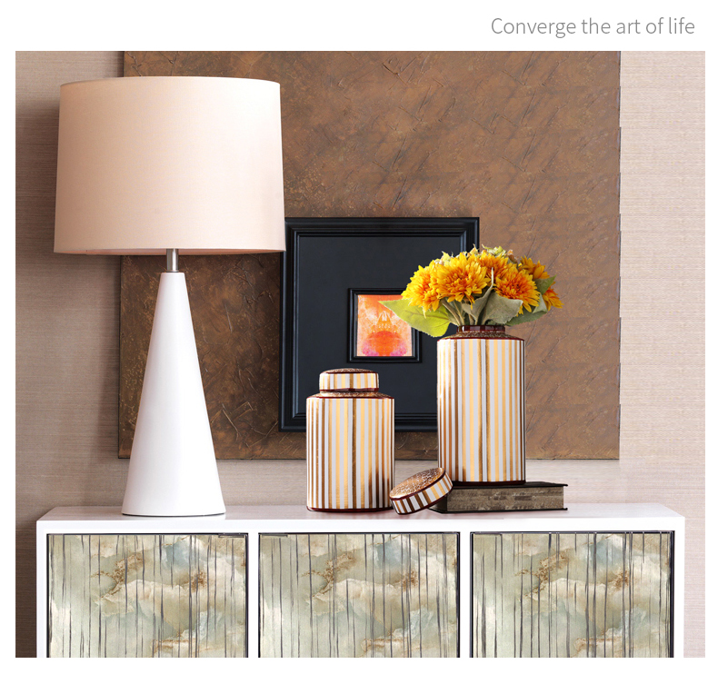 American ceramic vase household living room TV cabinet table arranging flowers is placed between example hotel decoration storage tank