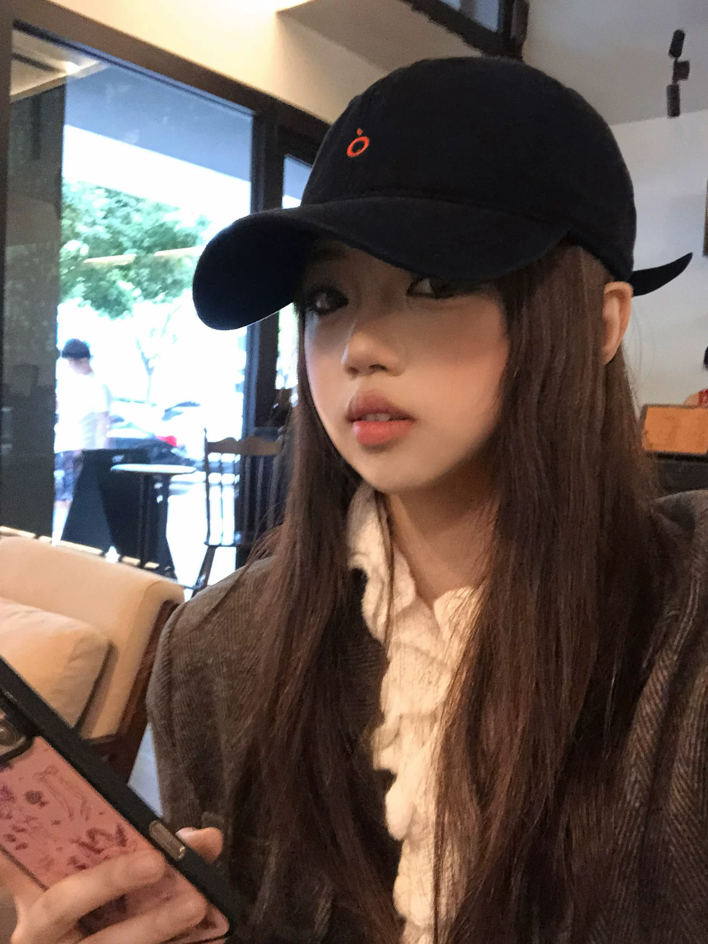 Женская бейсболка Zhang Jingyi 2026 нового корейского стиля: мягкая верхняя часть, широкая поляна, большое лицо, маленький ласточкин язычок, модная