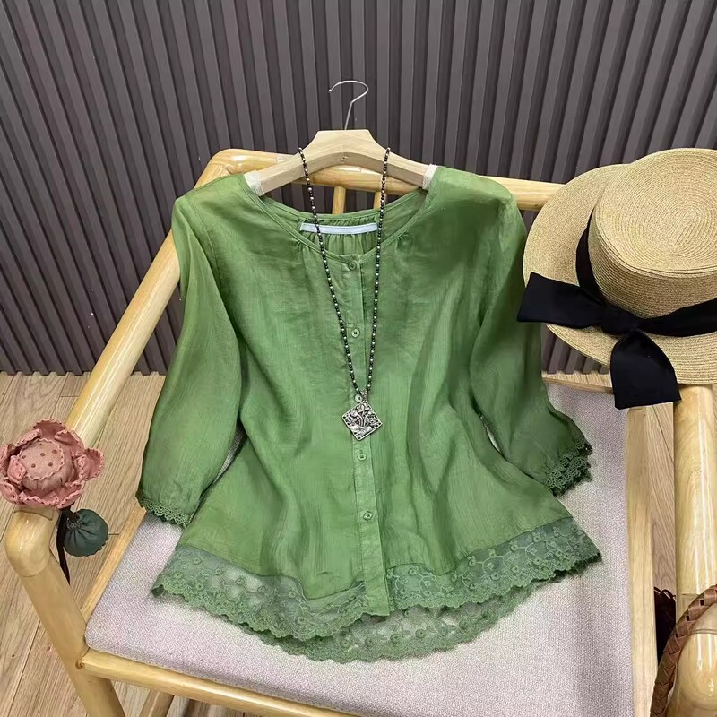 Bargain Cotton-Linen Short-Sleeve Shirt for Women, Loose Vintage Style with Heavy Lace Trim, Linen Blouse with Three-Quarter Sleeves Bargain Cotton-Linen Short-Sleeve Shirt for Women, Loose Vintage Style with Heavy Lace Trim, Linen Blouse with Three-Quarter Sleeves