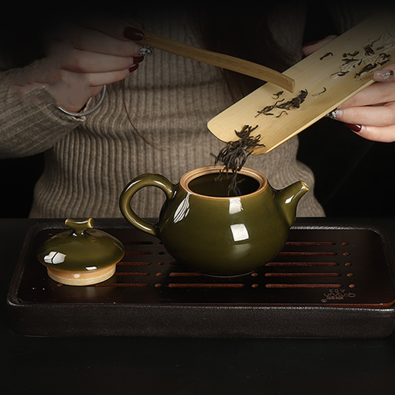 Get together scene scene celadon pot of tea ware Wang Wu hand brother up with old name plum green glaze high - end collection with the teapot