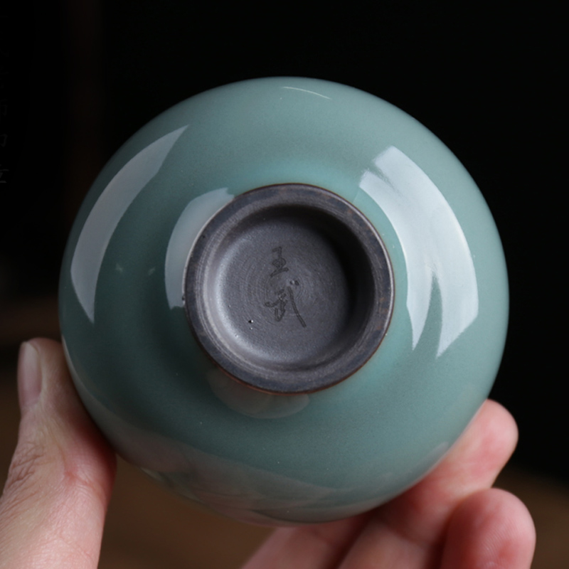 Get together scene scene celadon ceramic sample tea cup Wang Wu cup manually copy the southern song dynasty single CPU kung fu tea cups