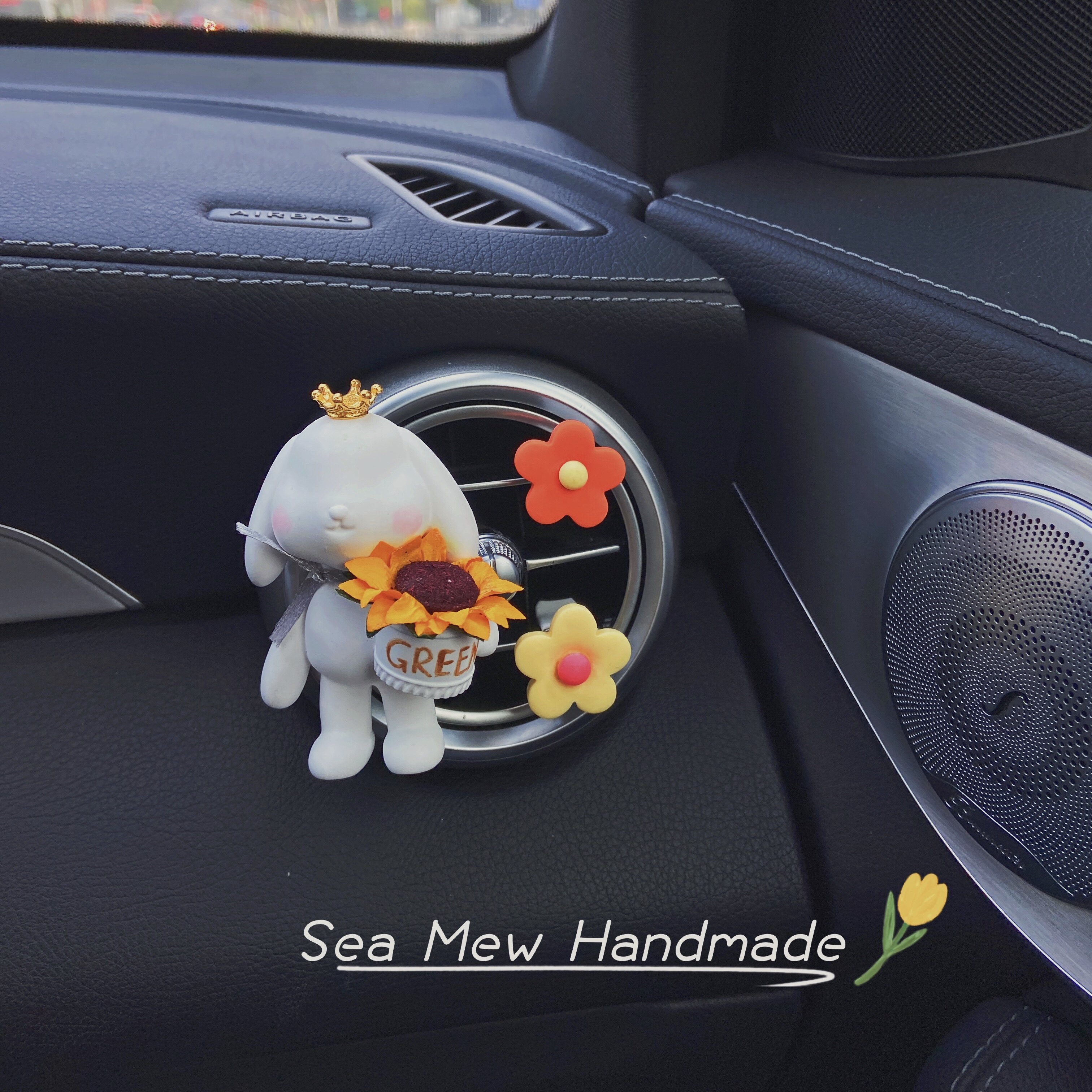 Car Decoration Cute Lop Eared Rabbit Confession Car Aromatherapy Perfume Diffuser Gypsum Air Conditioning Vent Decoration