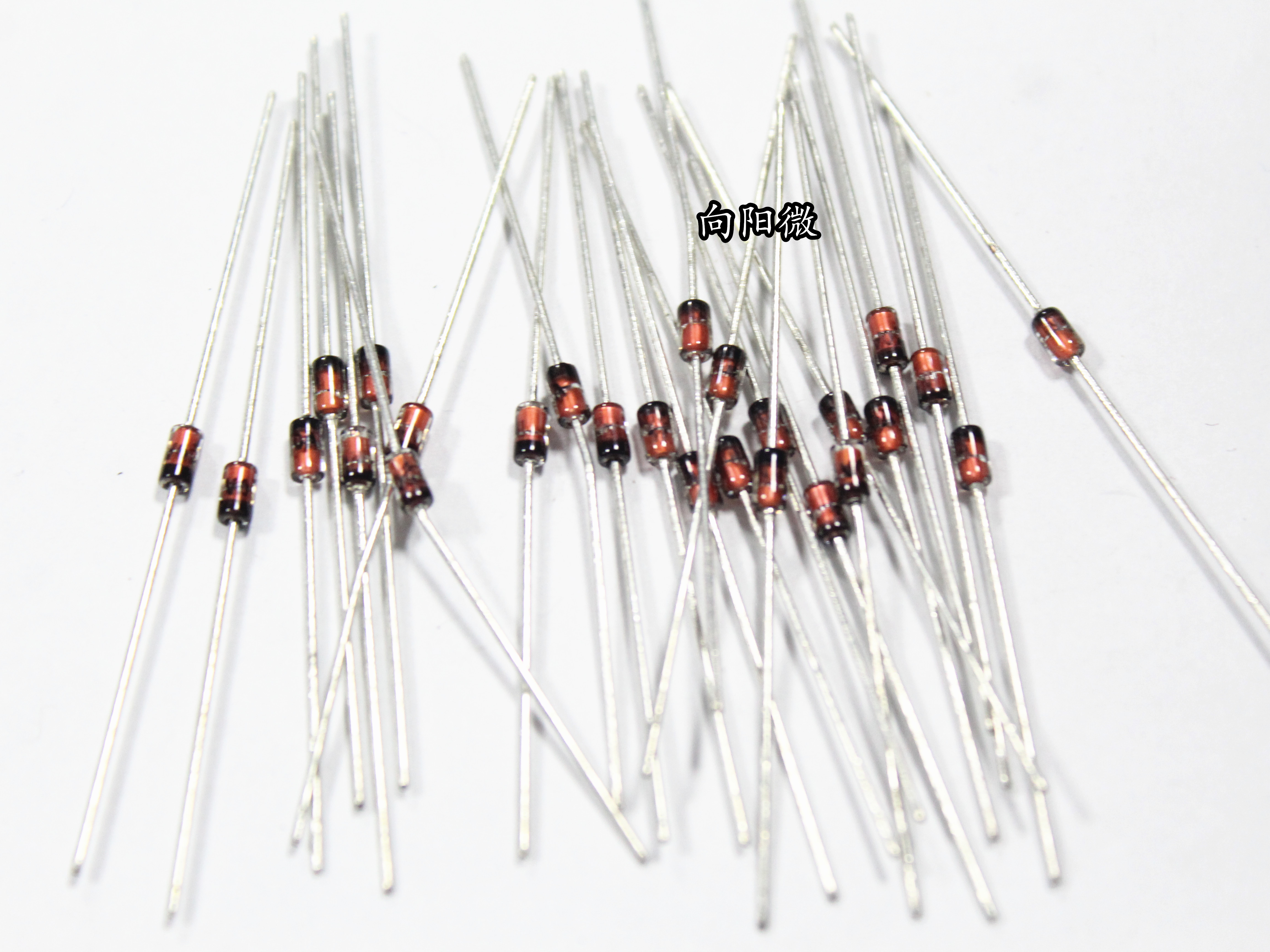 1W 稳压二极管 27V 1N4750A ST先科 玻封 100个5元