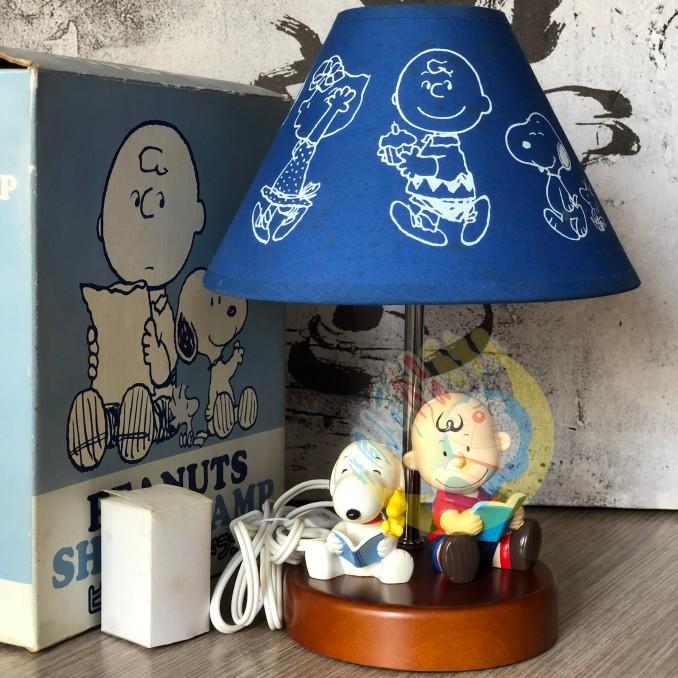 Japanese Genuine Ufs Peanut Comic Snoopy Charlie Ceramic Hand Model Bedroom Bedside Decorative Table Lamp