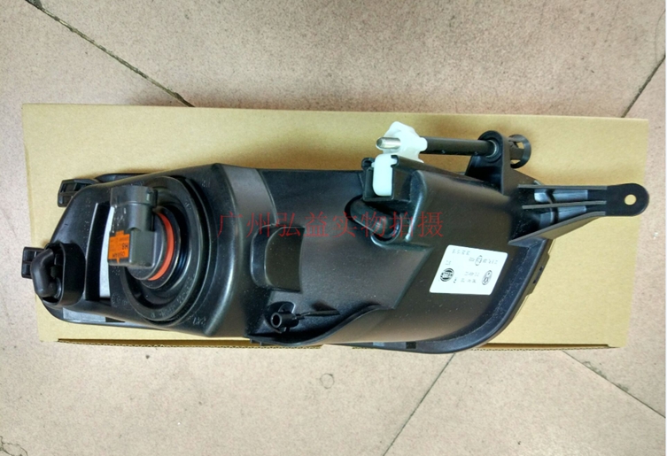 Đức nhập khẩu phụ tùng của Volkswagen - đèn sương mù phía trước Sharan mới - Những bộ phận xe ô tô đồ chơi nội thất ô tô