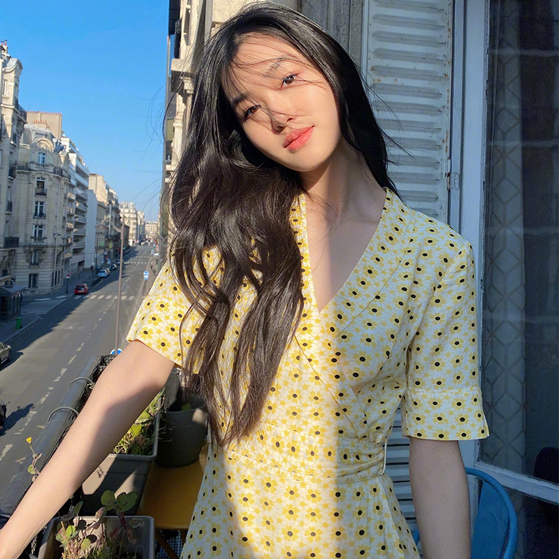 Sandro asw small daisy snowspun foreign dress 2022 new French style retro V collar temperamental floral length dress