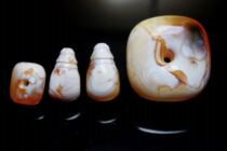 Fumi Lifetime Jewelry Beeswax Natural Amber Beeswax Characteristic Round Beads Three-way Monster Raw Stone Pendant for Men and Women