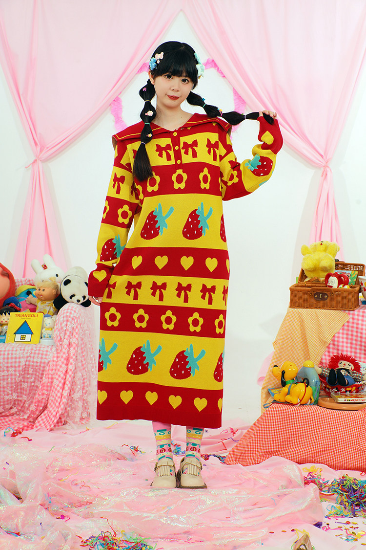 オリジナルニット いちご柄ワンピース 冬の装い nikkoubinbin | ニット