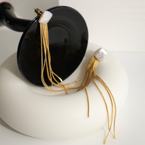 (shen depending on life) Aunt Cui's golden years wear two pearl earrings light luxury niche temperament earrings