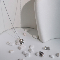 (shen depending on life) Aunt Cui's Fragrant Leaf Series Luxury Minor Design Earrings Earrings Necklace Female