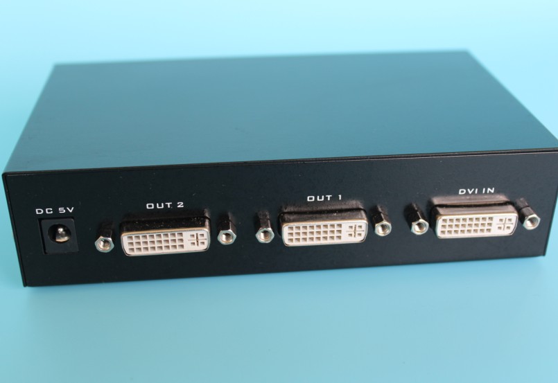 DVI splitter one point two digital 4K HD DVI-D divider engineering machine brancher 2 ports 4 ports 8 ports 16