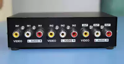 MT-231AV AV Splitter 2 channel 2 port three Lotus AV signal audio and video switcher two in one out