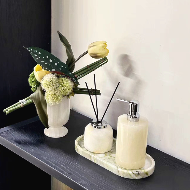 Modern Light Luxury Model Room Bathroom Vanity Bathroom Supplies Combination Set Soft Furnishings and Decorative Items Modern Light Luxury Model Room Bathroom Vanity Bathroom Supplies Combination Set Soft Furnishings and Decorative Items