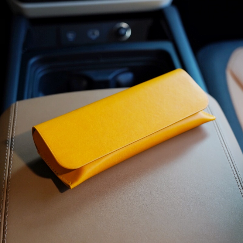 Multi-Color Small Bl Oil-Edged Soft Leather Pu Glasses Case with Magnetic Clasp Flip Cover for Sunglasses and Optical Glasses Soft Pouch