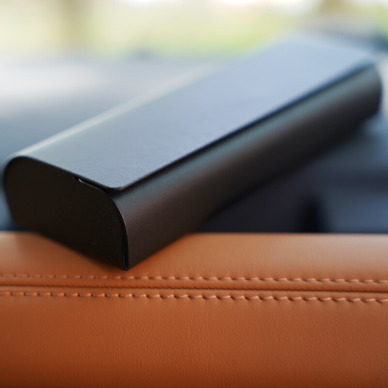 Portable Glasses Case, Simple Leather, Fresh Style, ins Anti-Pressure and Drop-Resistant Glasses Storage Box, Glasses Case for Male and Female Students