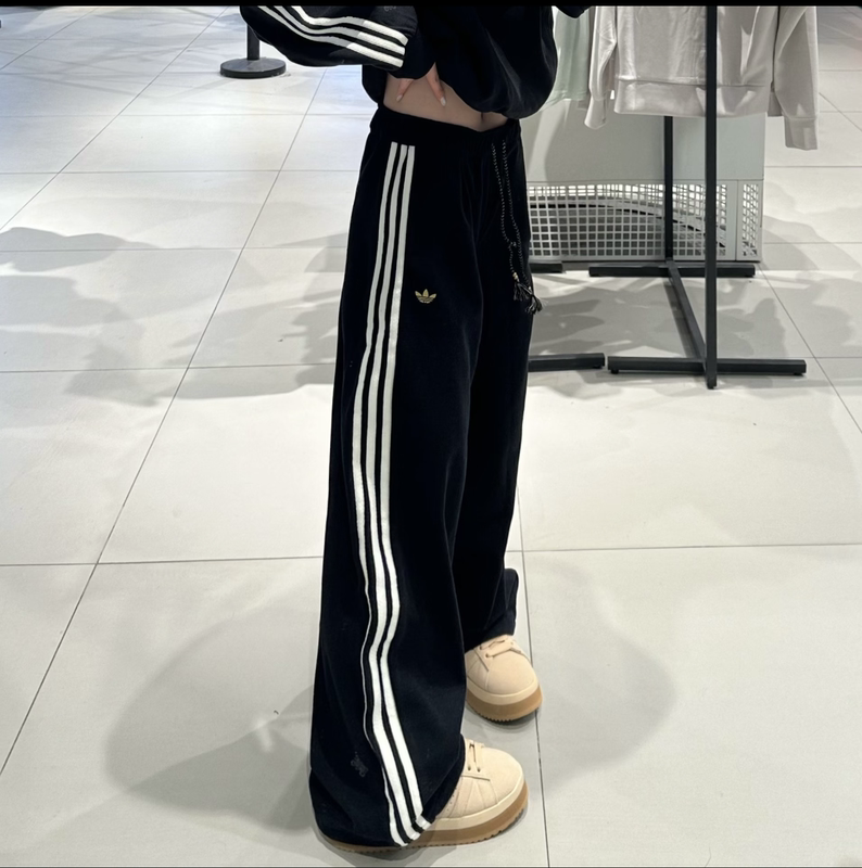 Jennie's Same Style Clover Loose Wide-Leg Straight Sweatpants for Men and Women, Couple Casual Sports Long Pants Kt**39 Jennie's Same Style Clover Loose Wide-Leg Straight Sweatpants for Men and Women, Couple Casual Sports Long Pants Kt**39