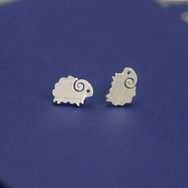 Cute and versatile original design S925 sterling silver ear jewelry simple brushed lamb earrings women's earrings hypoallergenic