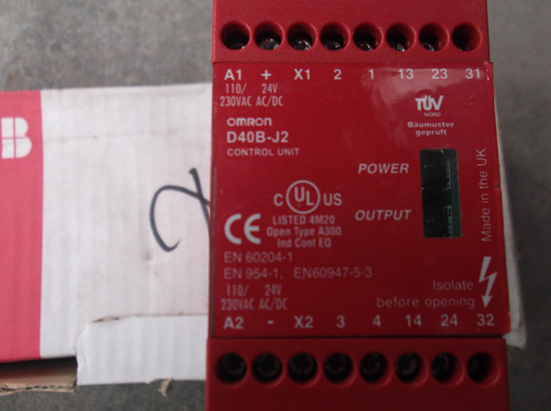 Special offer original safety relay D40B-J2 physical photo