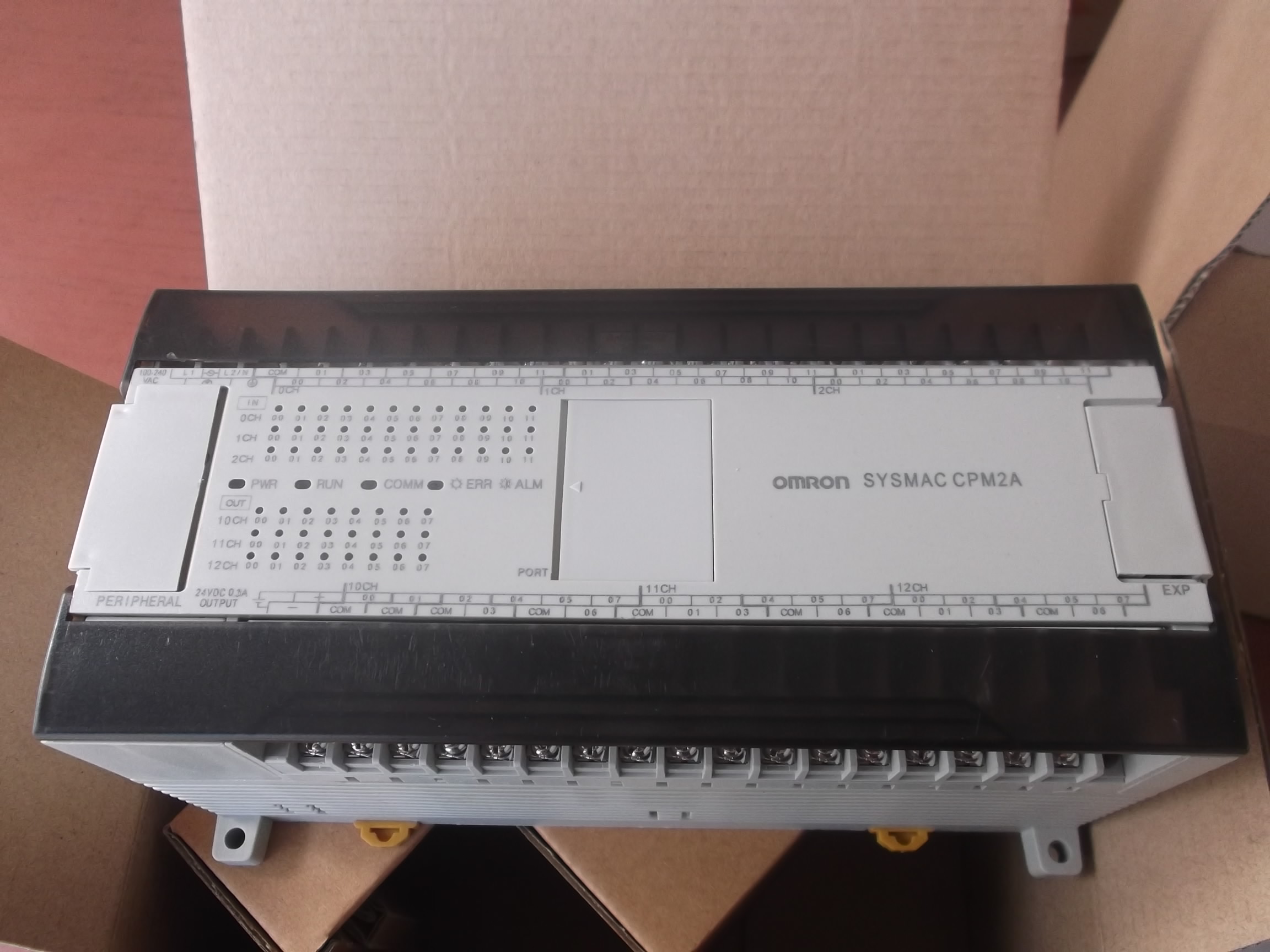 Supply new packaging original PLC programmable controller CPM2AE-60CDR-A real diagram