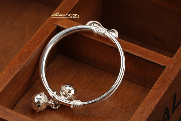 2018 mới bé cổ gió chuông vòng chân bé sterling bạc chân nhẫn 999 bé trai và bé gái chân xích lắc chân chuông