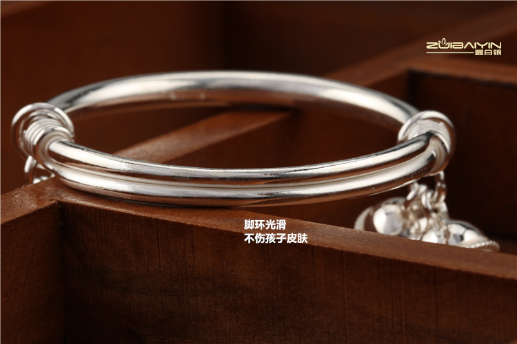 2018 mới bé cổ gió chuông vòng chân bé sterling bạc chân nhẫn 999 bé trai và bé gái chân xích lắc chân chuông