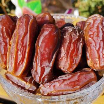Xinjiang Specialty Large Dates 500G/Bag Naturally Air-Dried, Original Ecological, No Additives, Soft, Glutinous, Sweet, with Thick Flesh