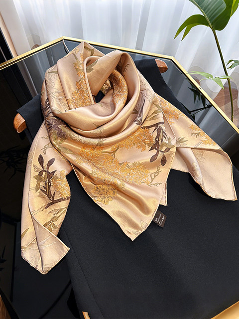
Scarf gift box Mom Suzhou Silk Silk Small Gift Scarf Hangzhou Specialty High-end Cheongsam Shawl Souvenir