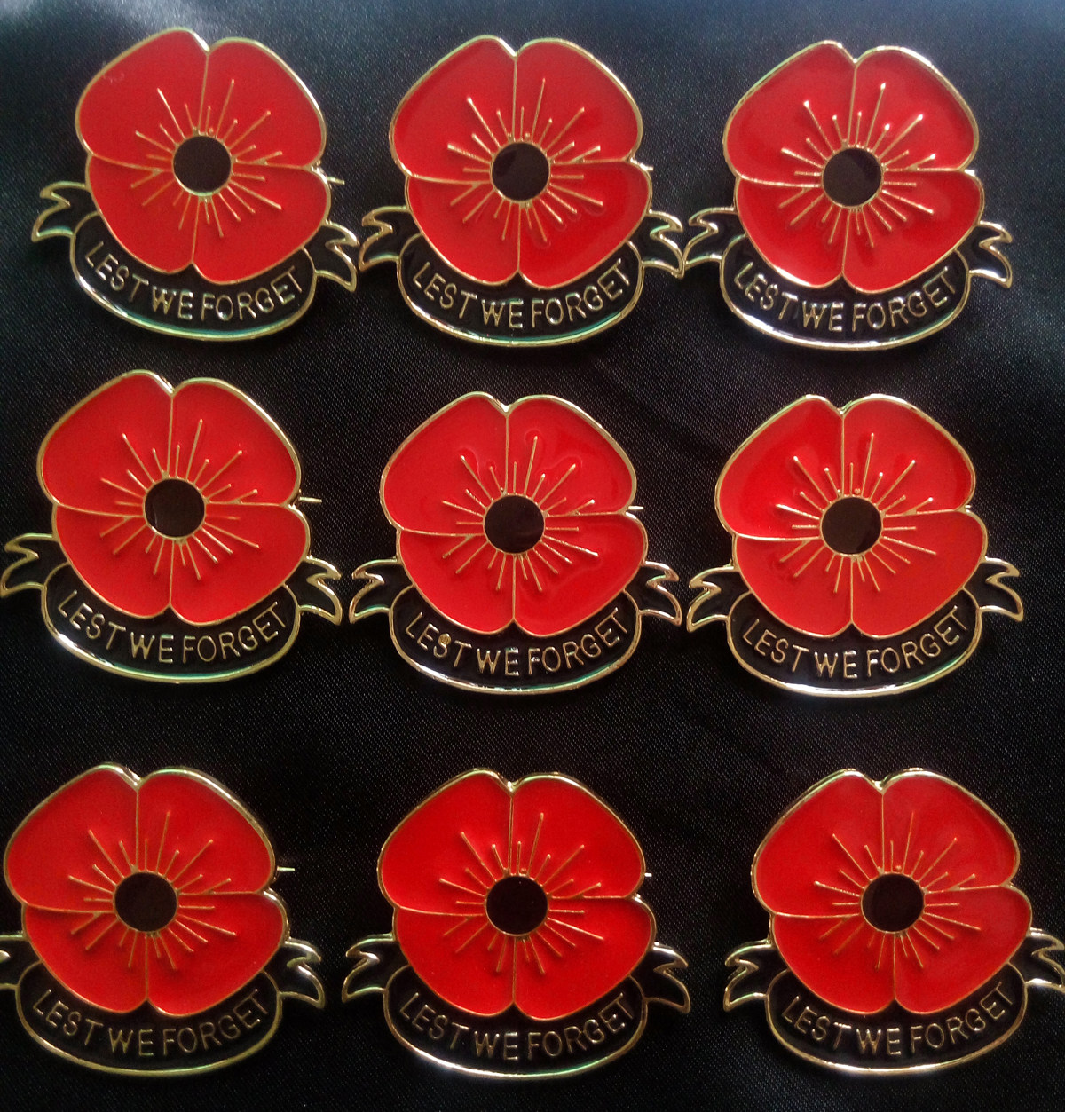 Enamel Remembrance Red Poppy Flower Lapel Pin Brooch Metal Broach Badge