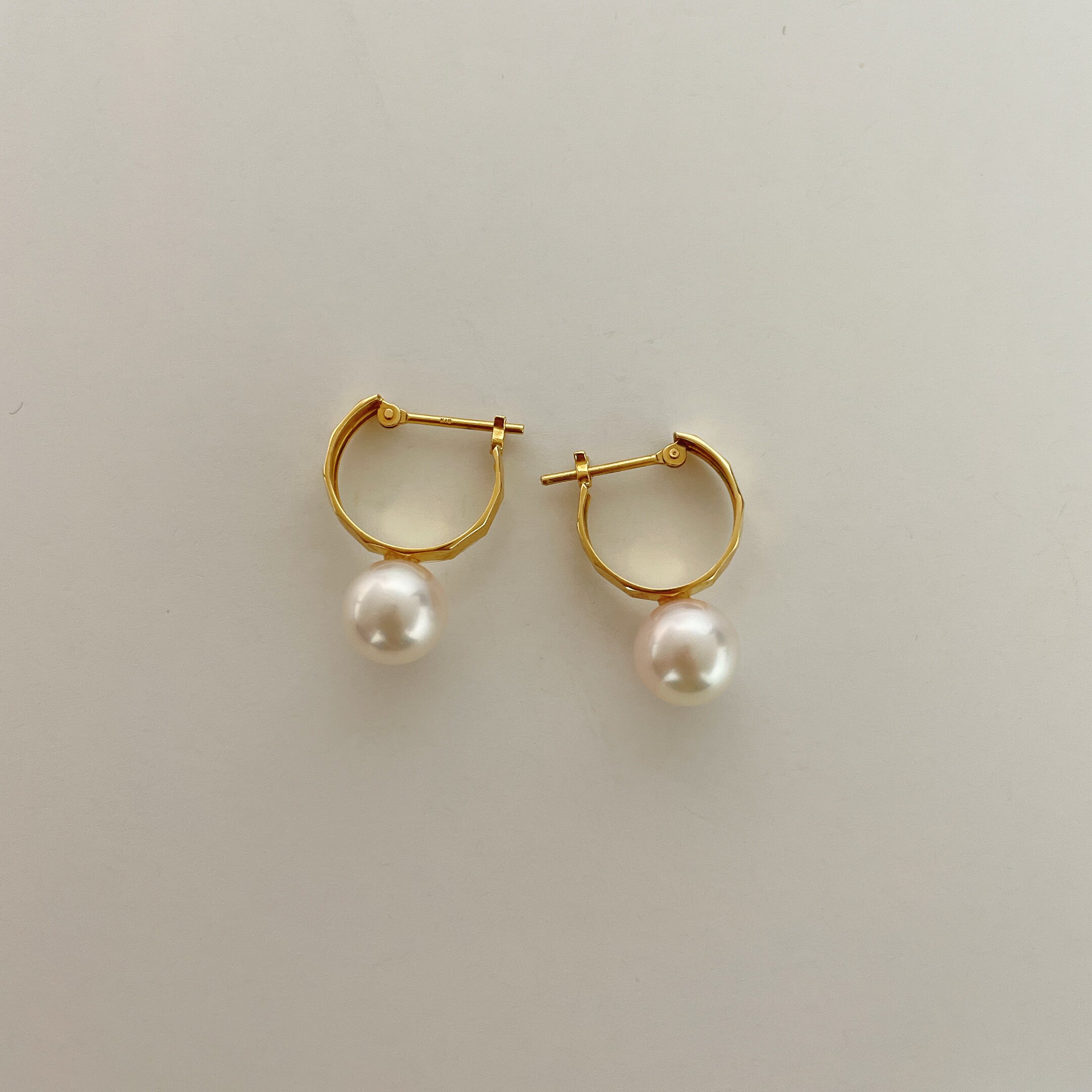 18k gold U type horseshoe small crowdsourced design personality ear pin Japanese Agoya Oakoya Large sea pearl ear decoration