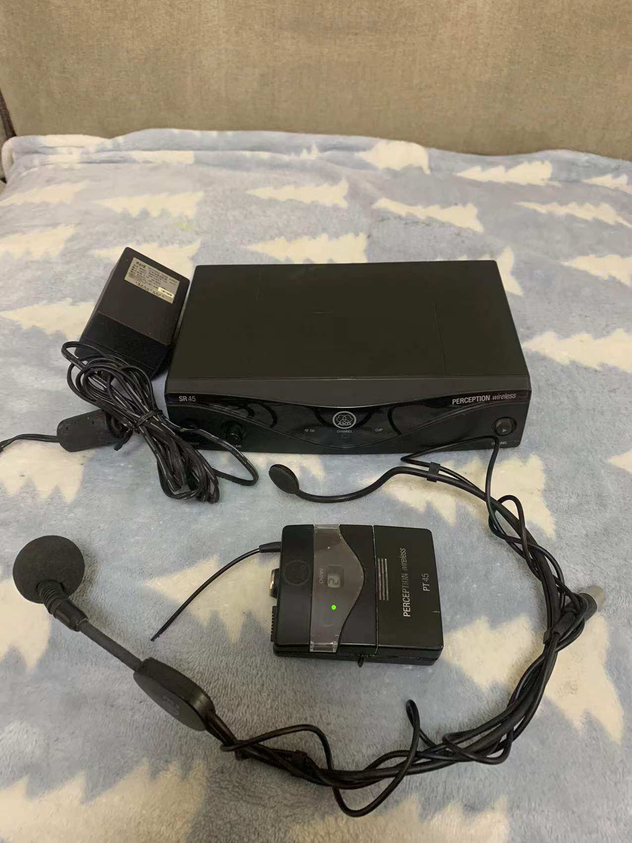 AKG loves tech WMS45 wearing the microphone SR45 SR45 PT45 C544 C544 conversion