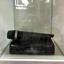 AKG love tech WMS470 U segment frequency conversion wireless microphone handheld with collar clip instrument suit