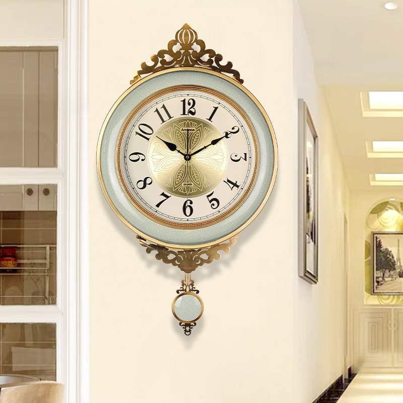 Light luxury clock wall clock living room home fashion creative simple wall hanging clock European style muted luxury large quartz clock