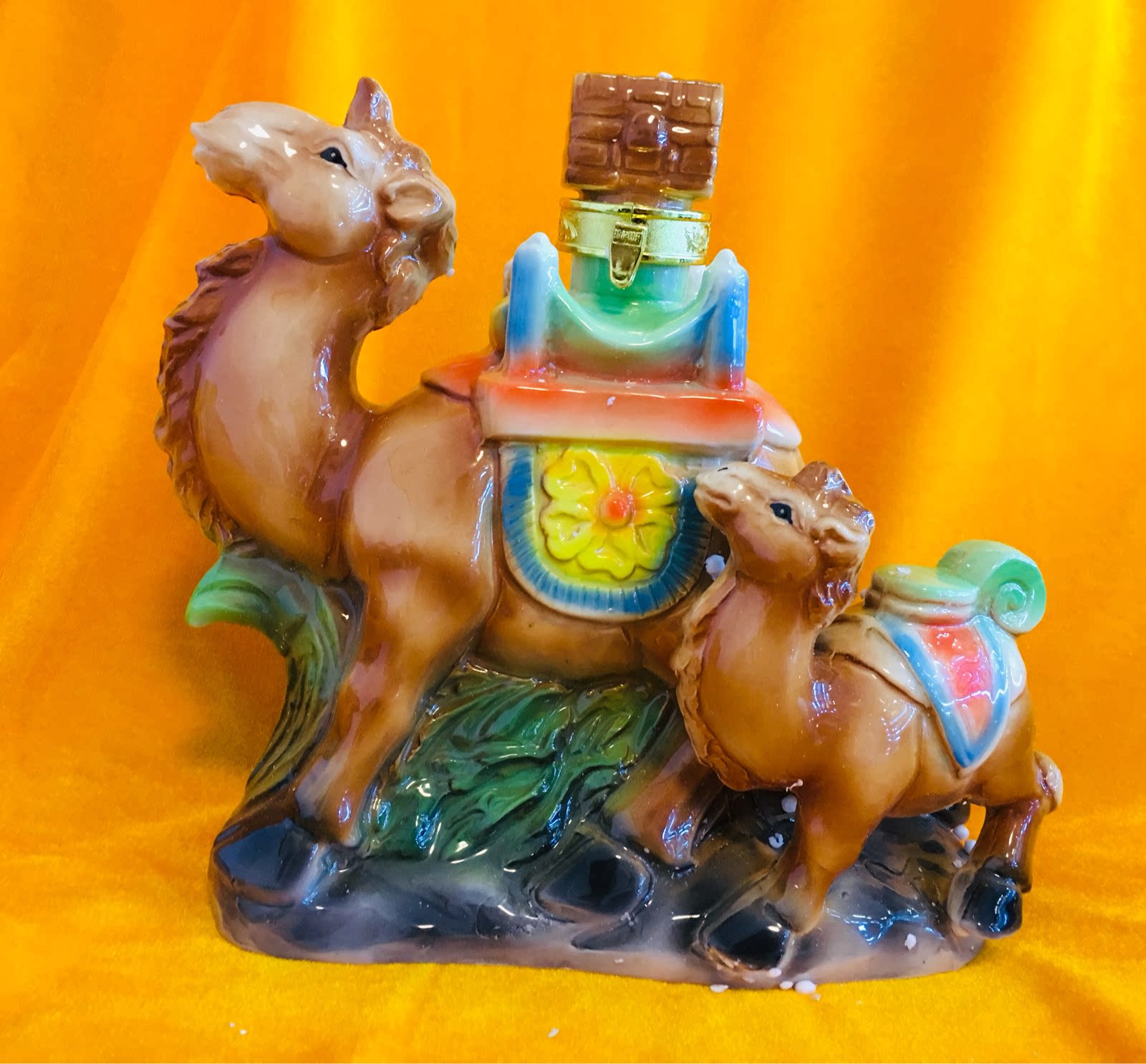 Ceramic bottle collection 9481 wine cabinet shows the starting point of silk road mothers and children camels intact original 1200 ML 53 degree