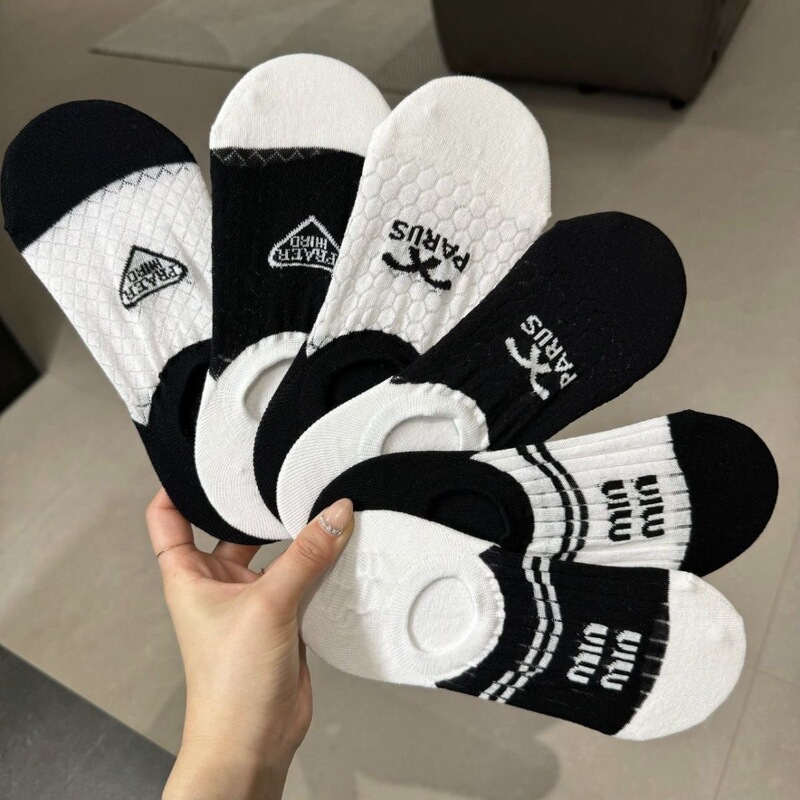 Women's Summer Black and White Pure Cotton Thin Low-Cut Invisible No-Show Socks ins Versatile Non-Slip No-Slip Heel Socks Sweat-Absorbent and Odor-Resistant Women's Summer Black and White Pure Cotton Thin Low-Cut Invisible No-Show Socks ins Versatile Non-Slip No-Slip Heel Socks Sweat-Absorbent and Odor-Resistant