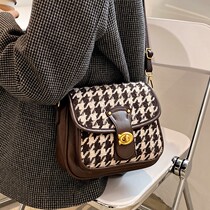Korean autumn and winter new 2022 bag womens bag high-end foreign style messenger wallet fashion wild shoulder mobile phone bag