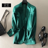 Весенний приталенный костюм, яркий броский стиль